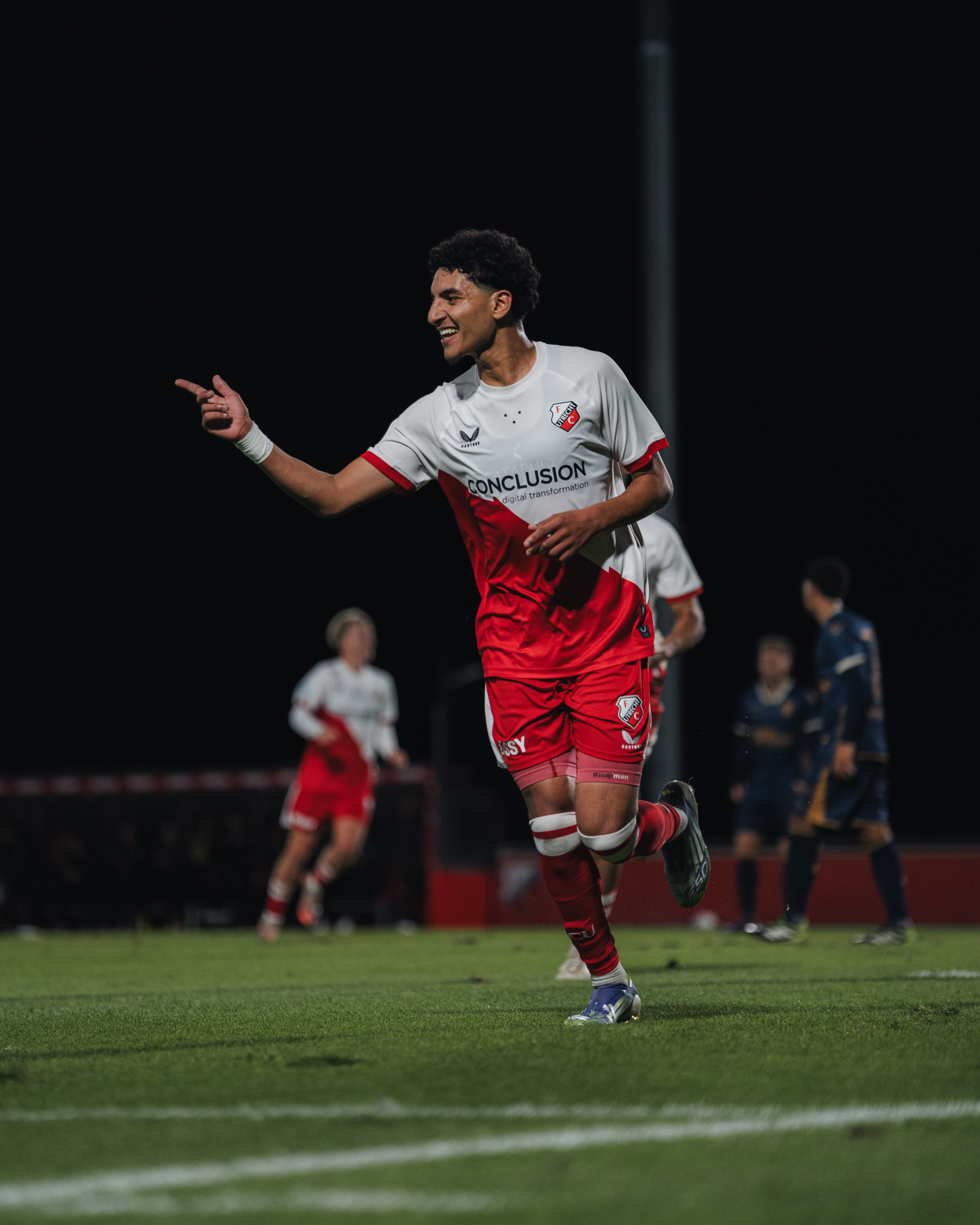 Jong FC Utrecht blijft ongeslagen in eigen huis