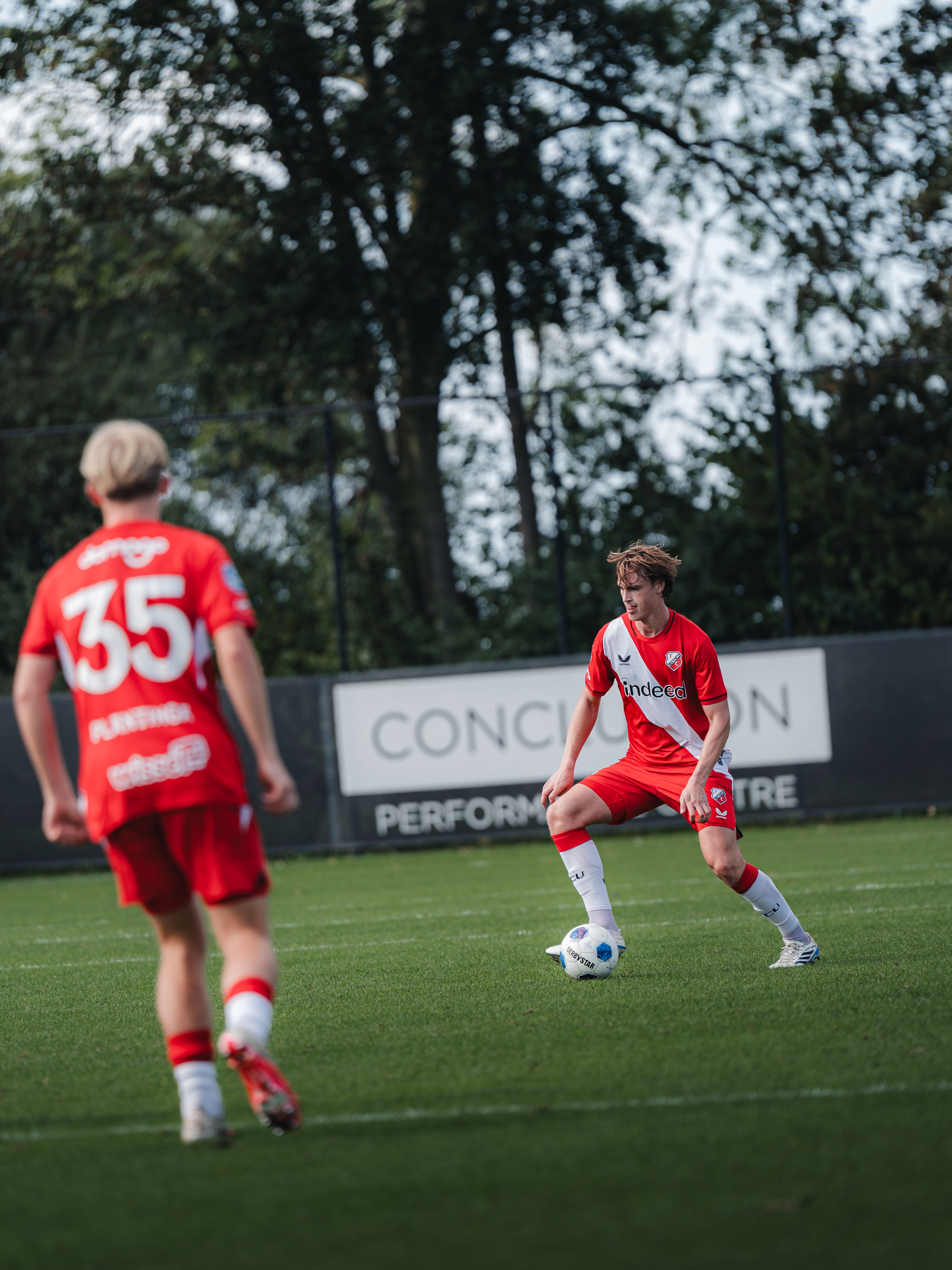 FC Utrecht onderuit in oefenduel met Almere City FC
