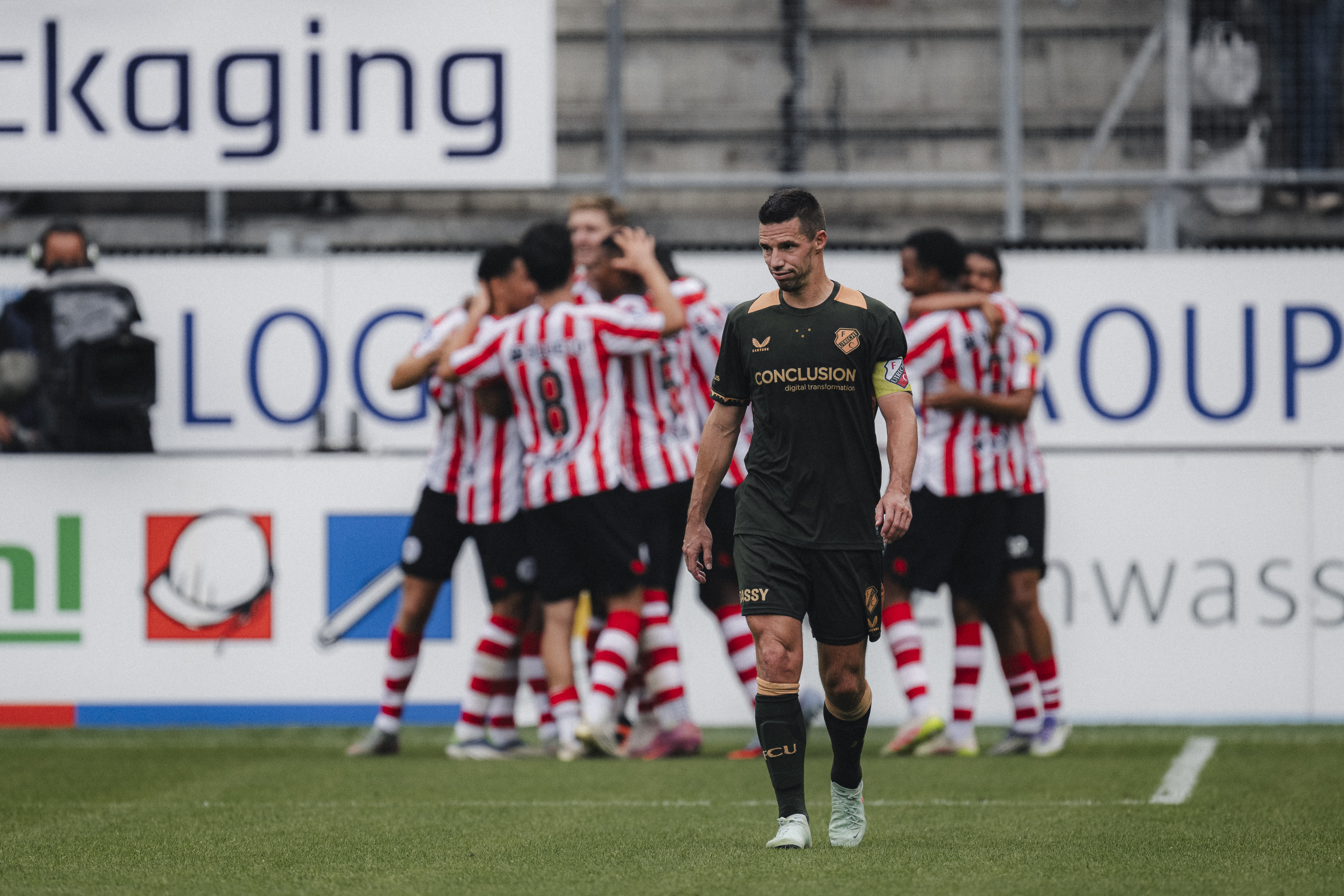 FC Utrecht lijdt nipte nederlaag op Het Kasteel