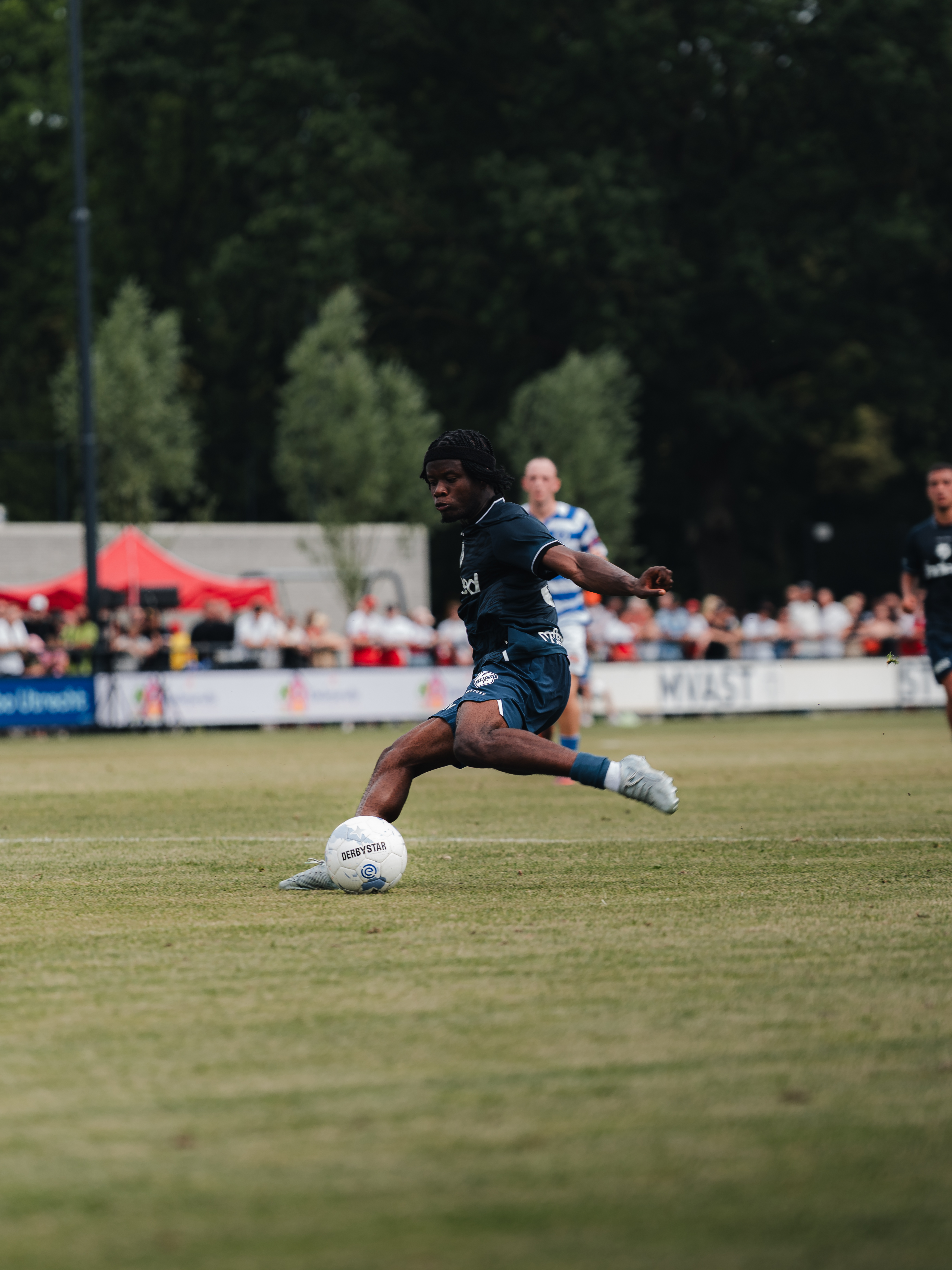 Emeka Adiele op huurbasis naar Burton Albion FC