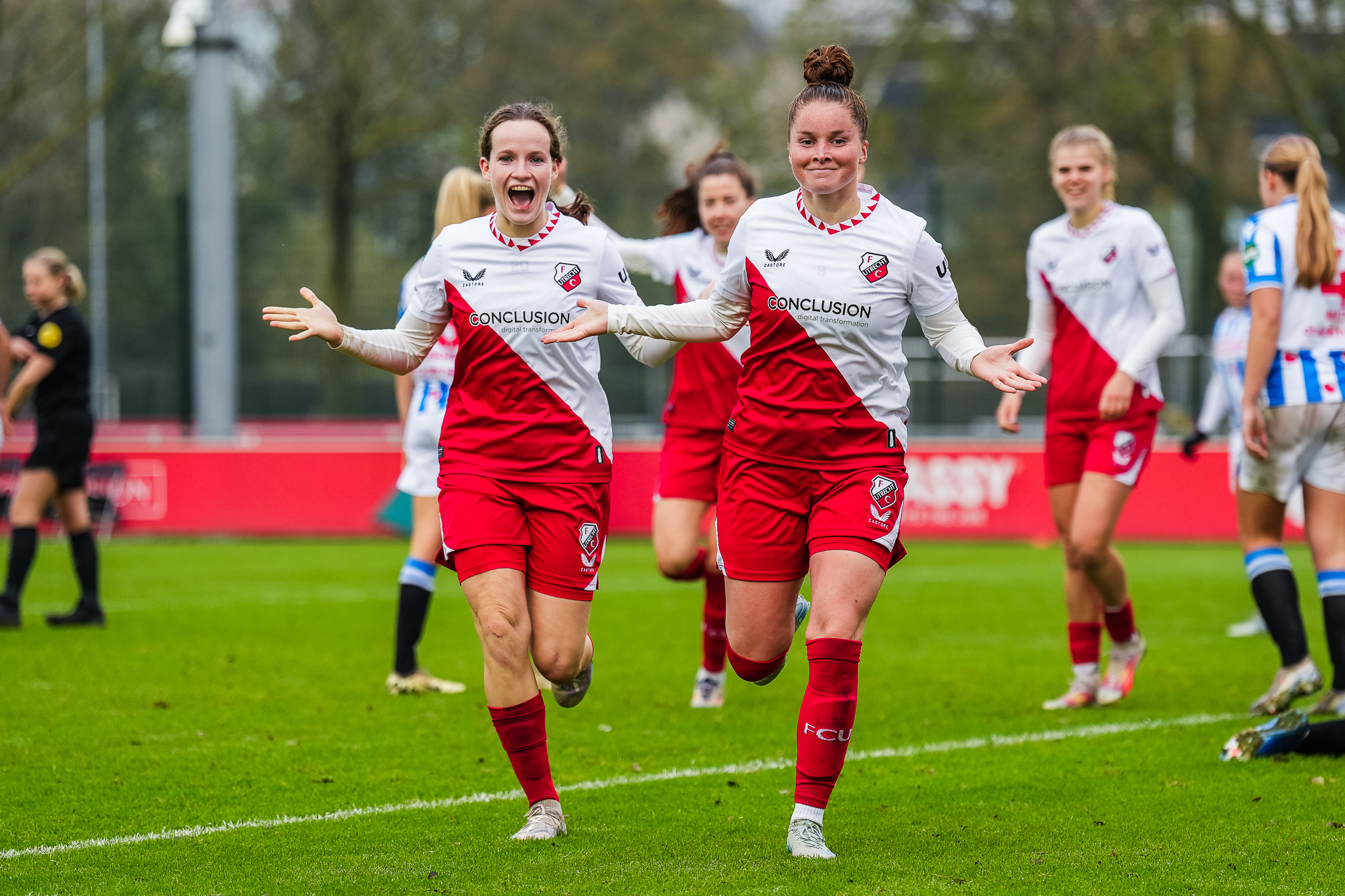 Topper in Stadion Galgenwaard: FC Utrecht Vrouwen - PSV Vrouwen