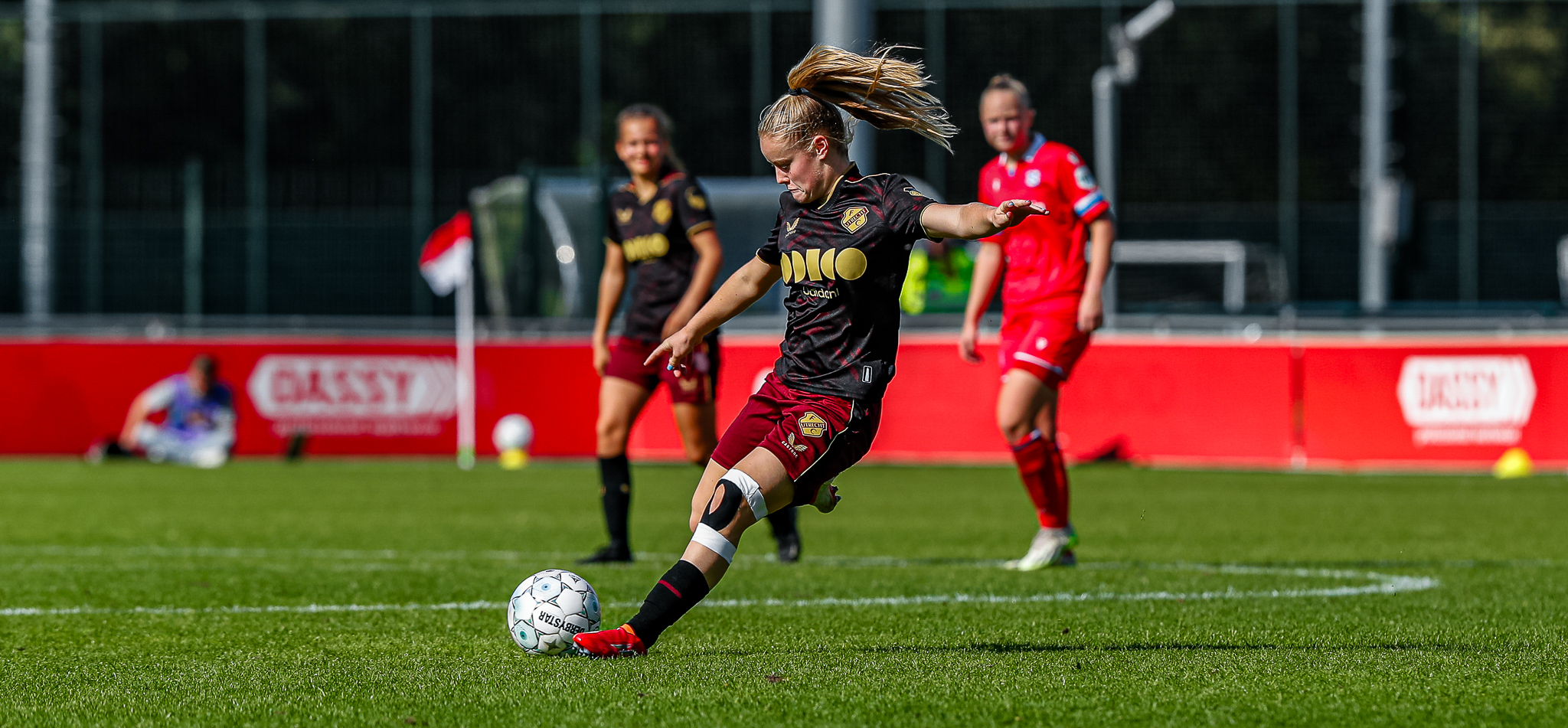 Senne van de Velde vervolgt loopbaan bij PEC Zwolle Vrouwen