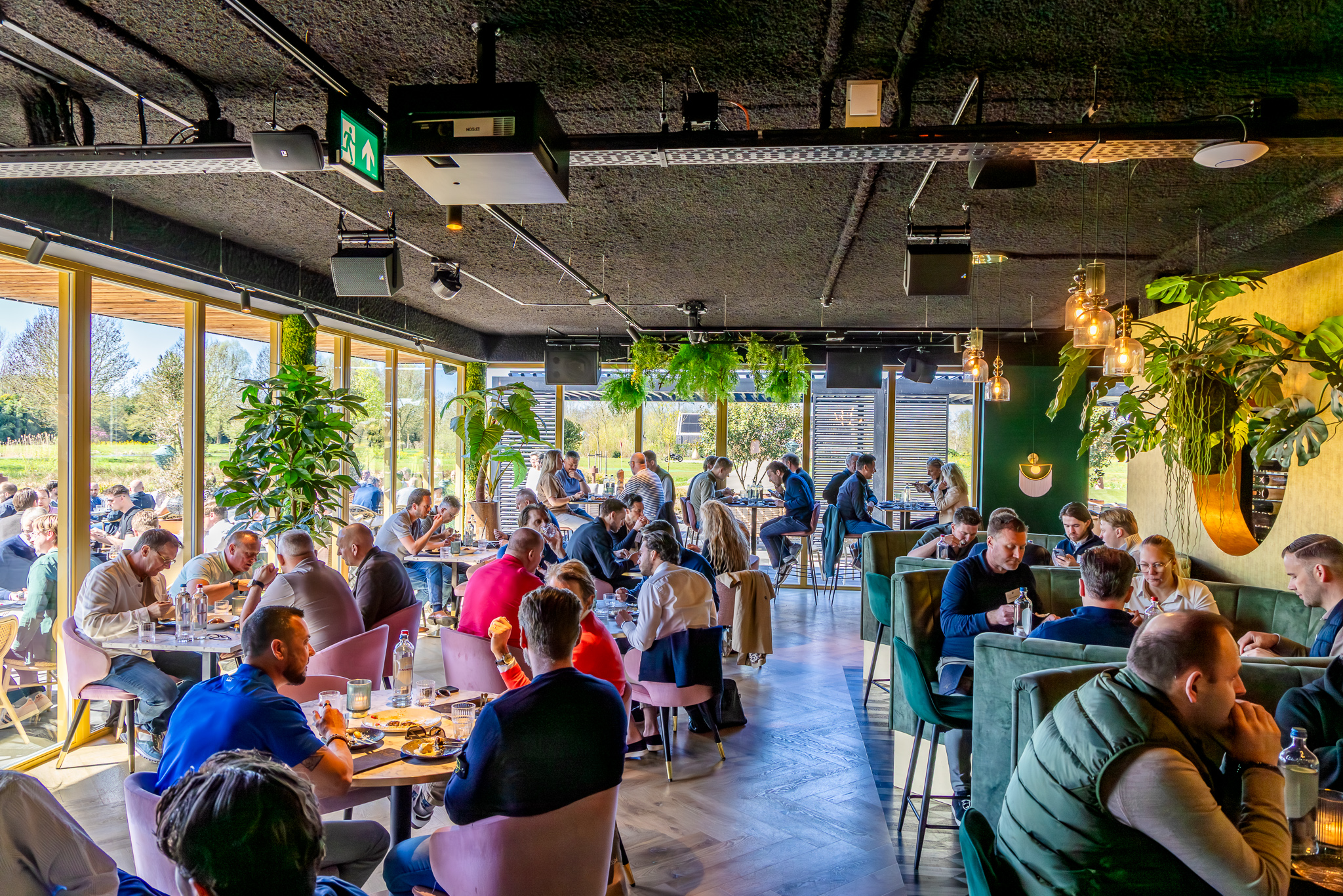 260407 131554 Fcubusinesschichi CA3A1605 2048Px