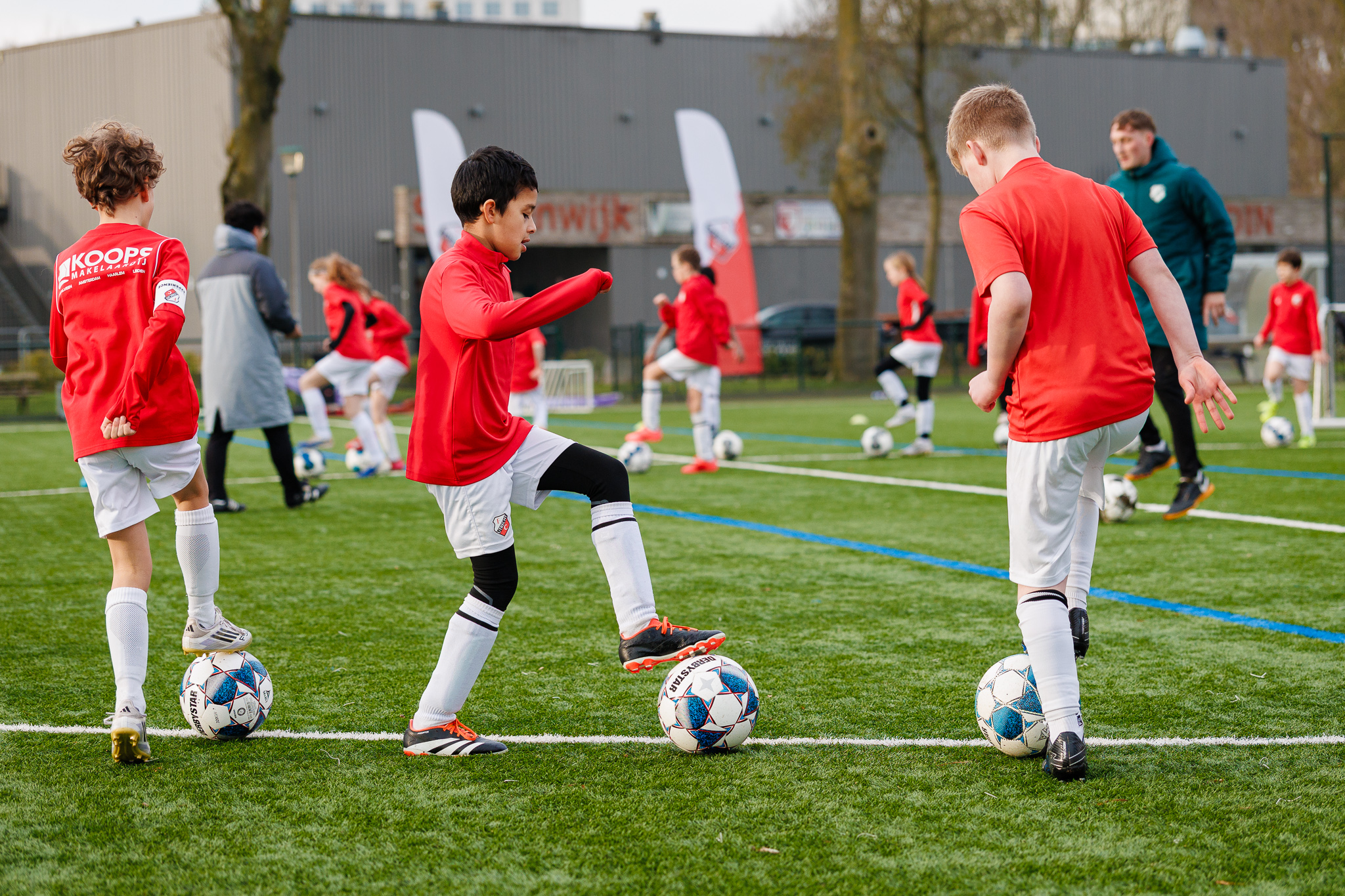 043 251222 140211 Fcuexit4kids 20251222 14 02 11 4 2048Px