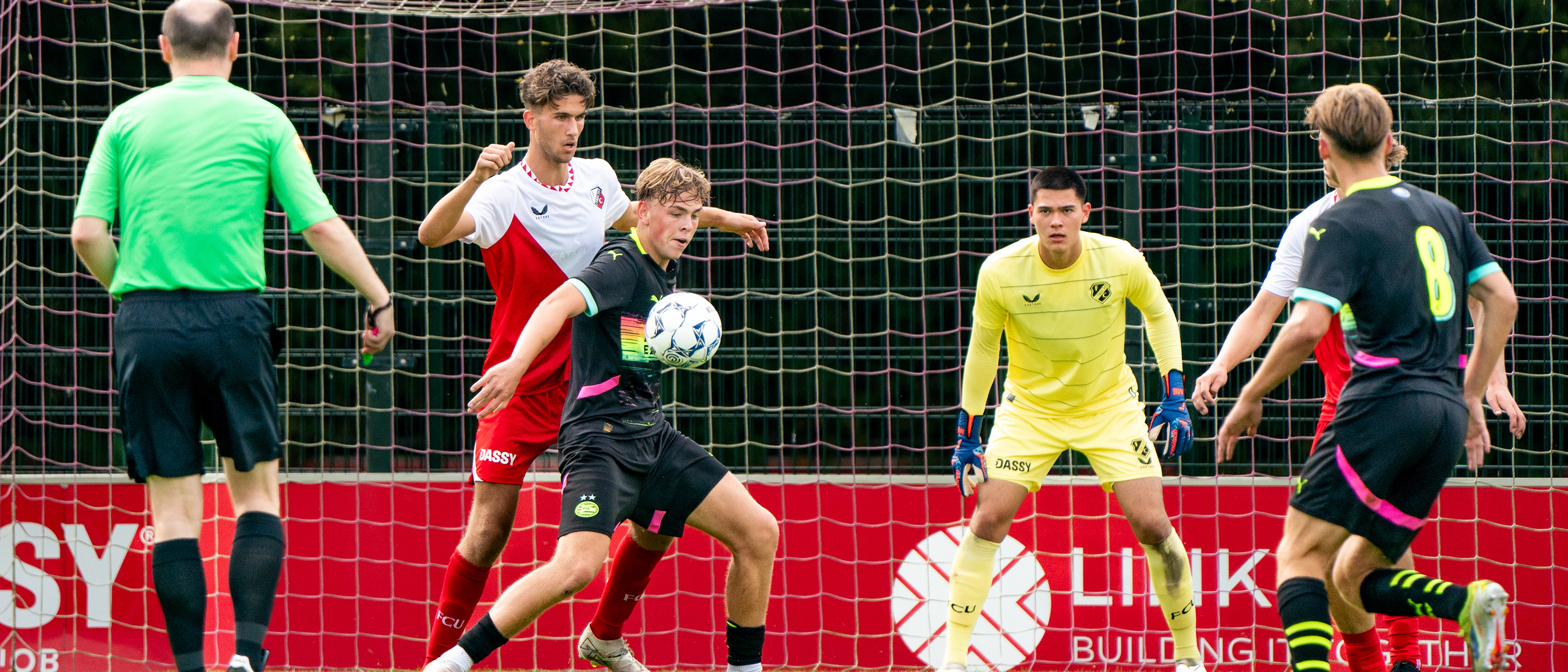 Wedstrijd van de Week: Dapper FC Utrecht O19 nog een maatje te klein voor sterke tegenstander