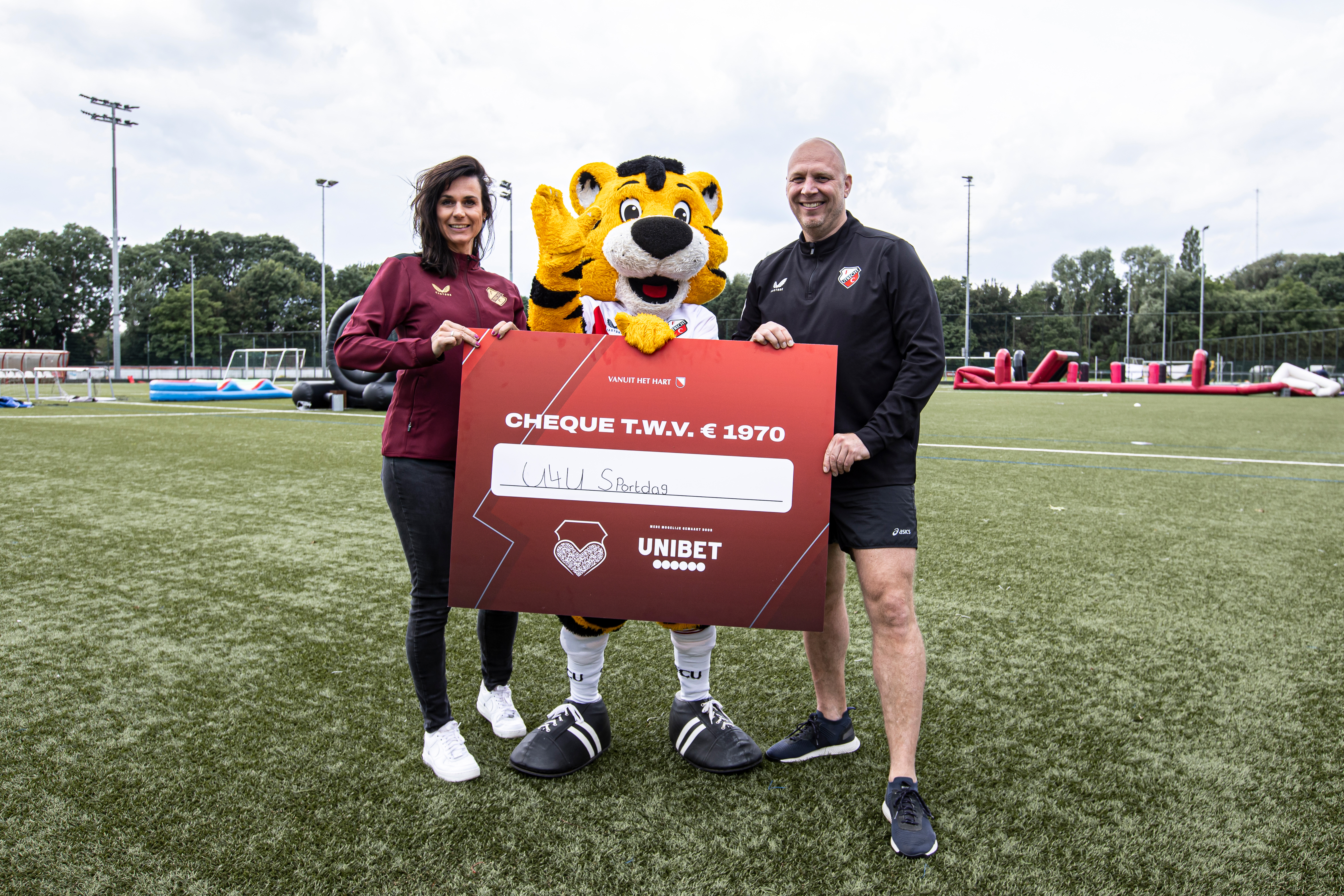 Foto Uitreiking Cheque Sportdag