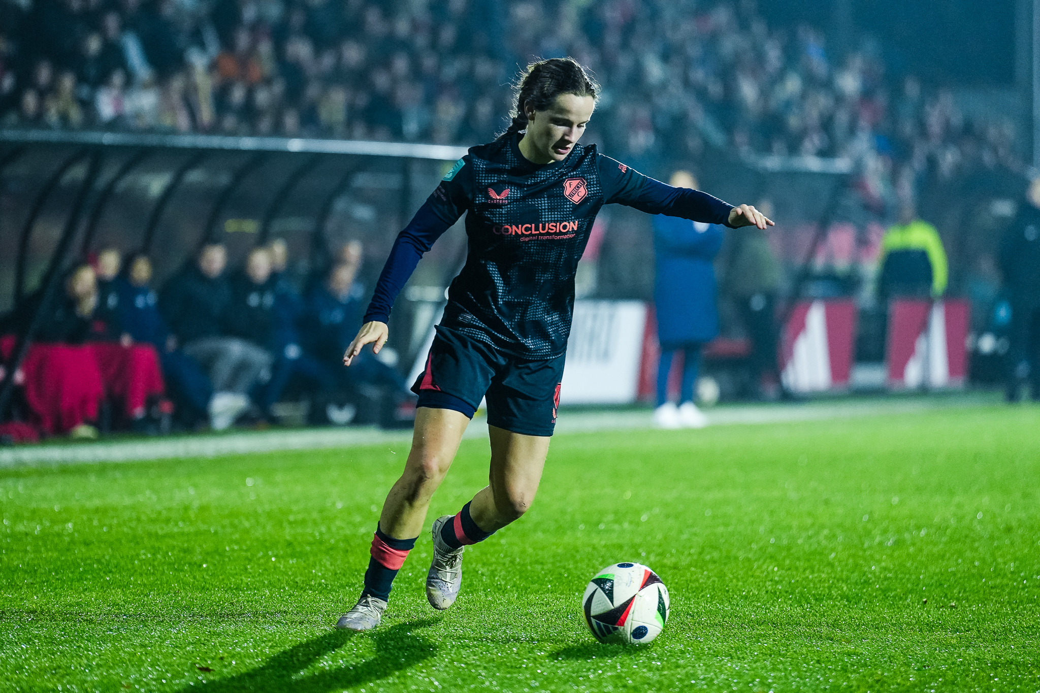 FC Utrecht Vrouwen weet zichzelf niet te belonen in Amsterdam 