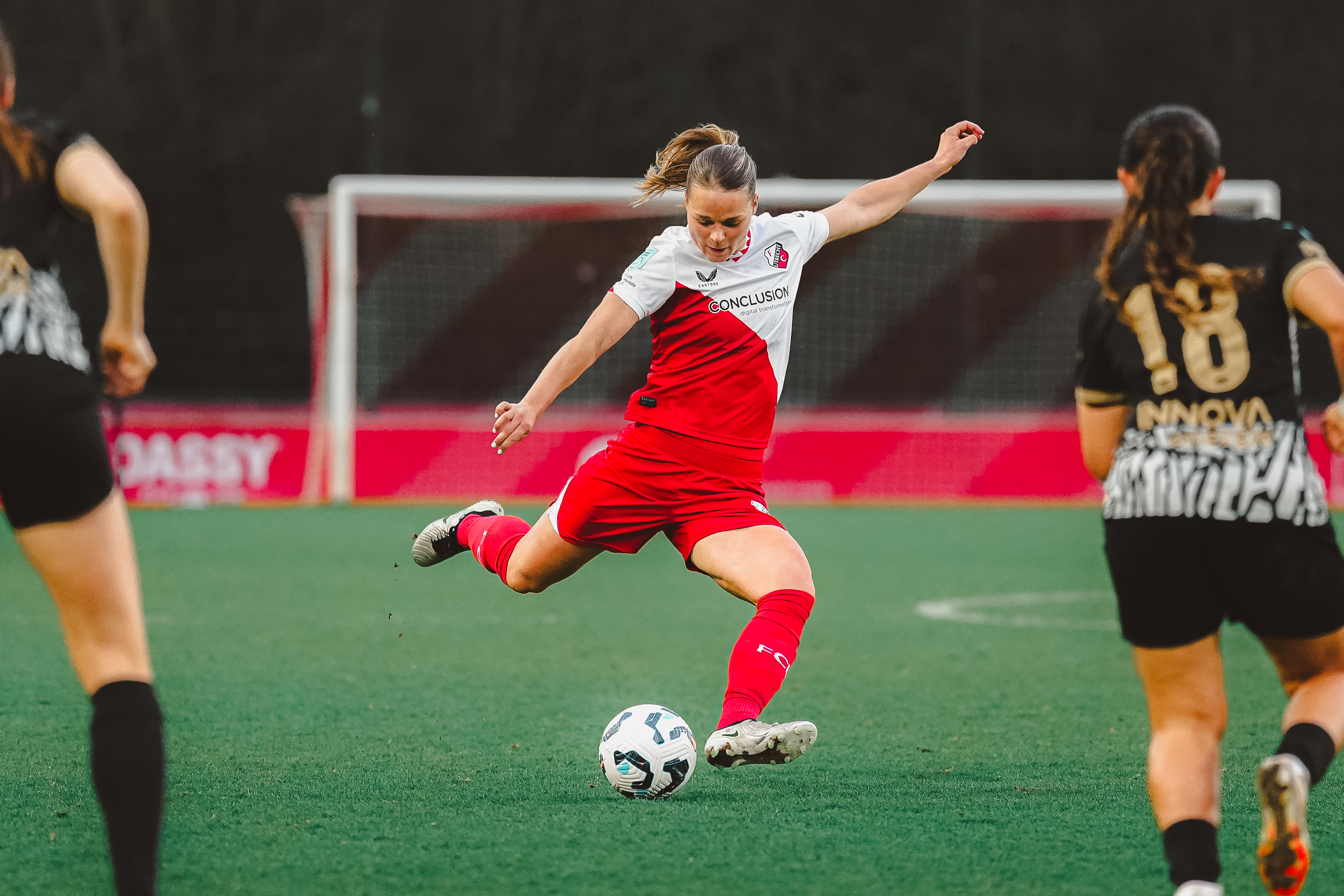 FC Utrecht Vrouwen thuis onderuit tegen AZ