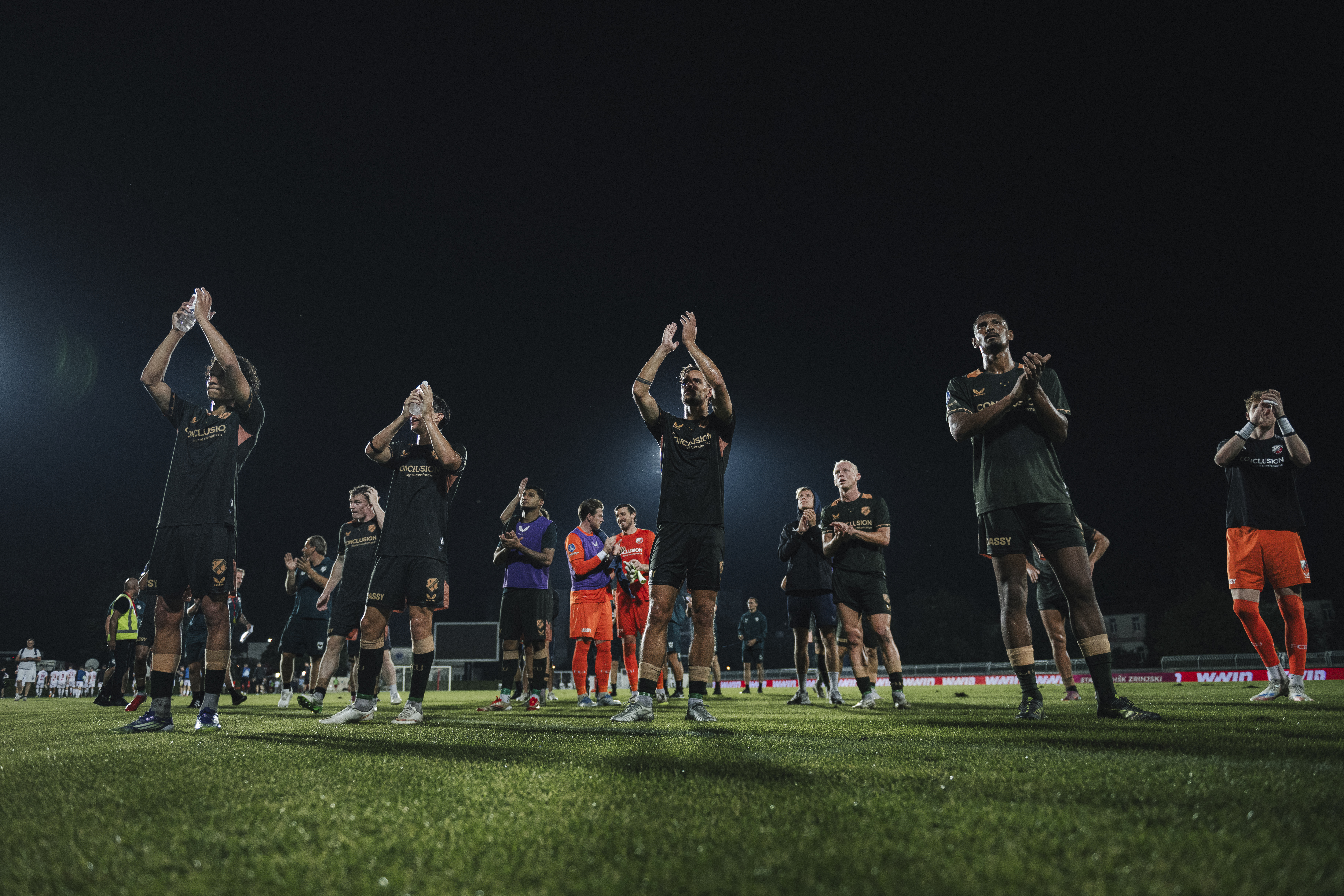 FC Utrecht wint met 0-2 in Mostar