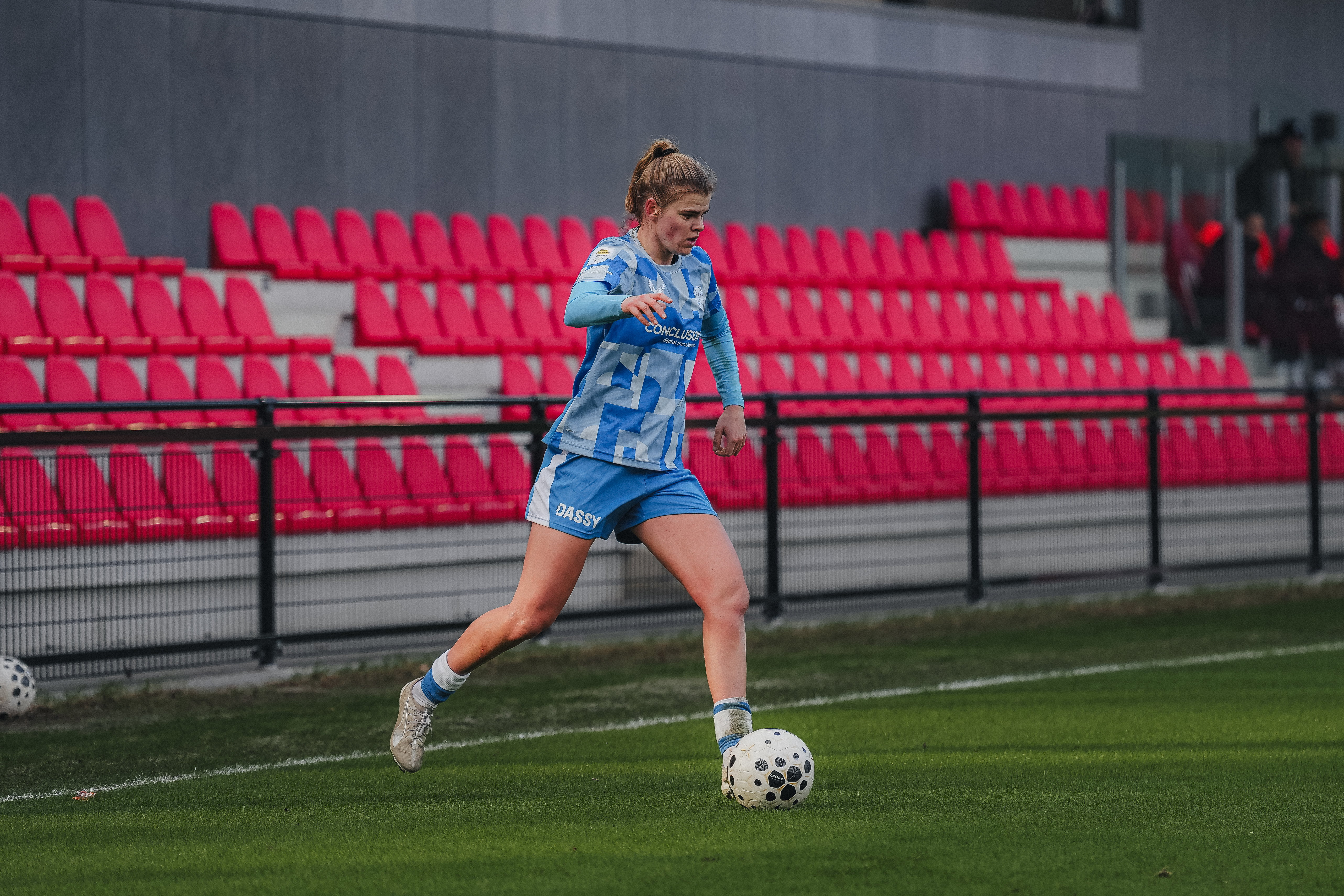 Dieke van Straten beëindigt carrière bij FC Utrecht, Kyra Koopman vertrekt naar Amerika