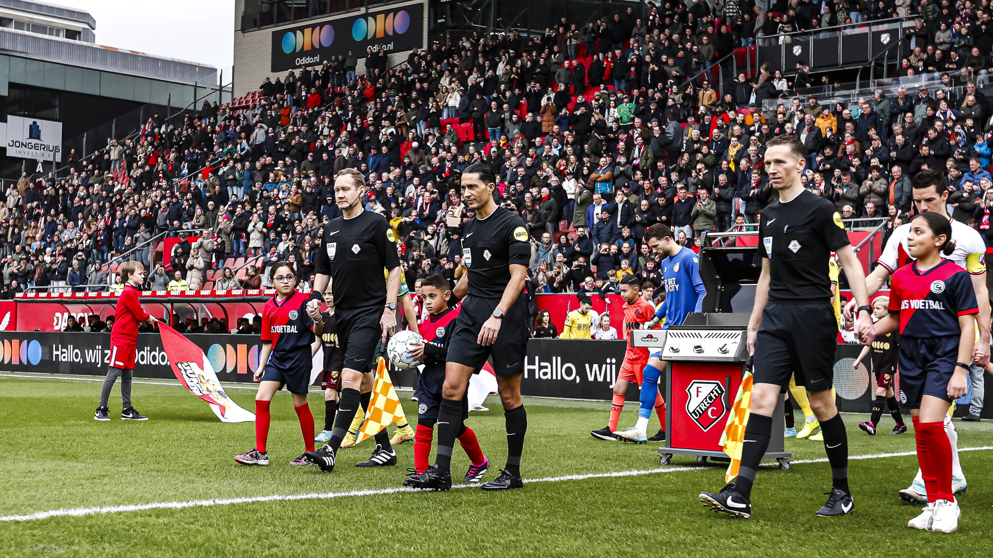 PSV - FC Utrecht onder leiding van Serdar Gözübüyük