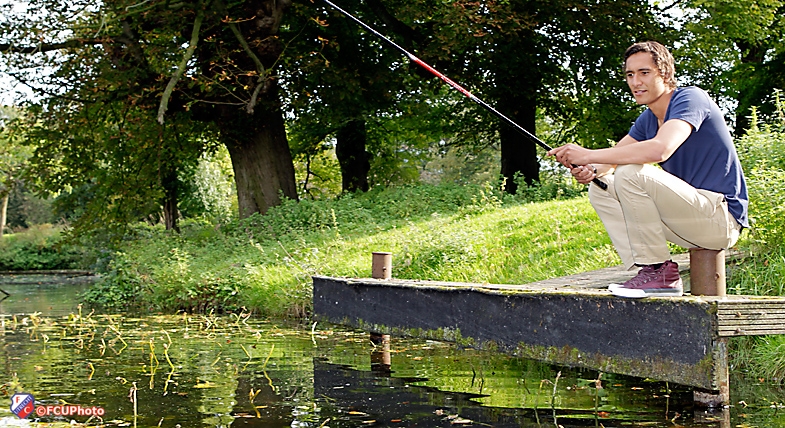 FC Utrecht.TV: Vissen met Adam Sarota