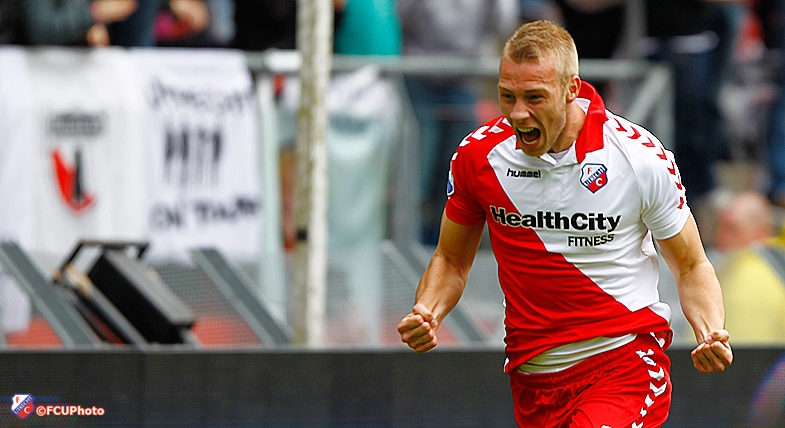 Mike van der Hoorn tekent contract bij Ajax